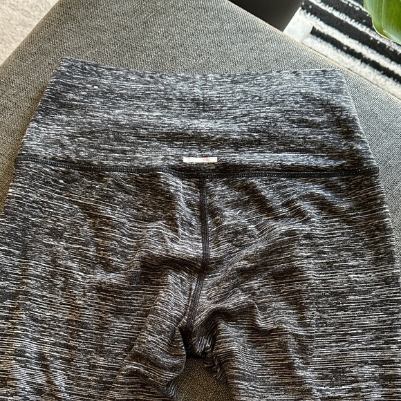Aerie Charcoal and Gray Leggings - Picture 5 of 6